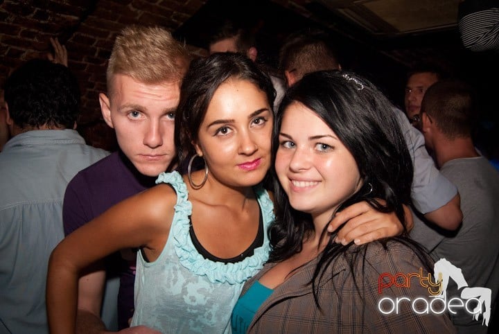 Sâmbătă în Escape, 