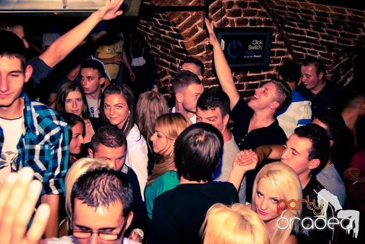 Sâmbătă în Escape, 