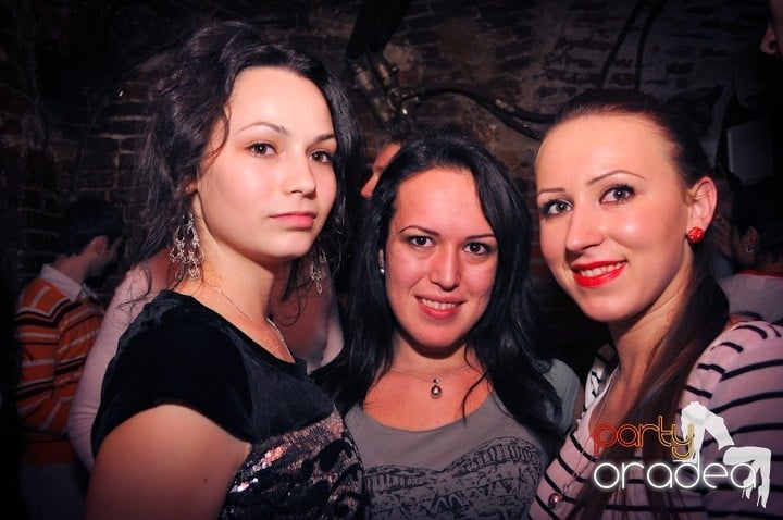 Sâmbăta începe cu Club Escape,