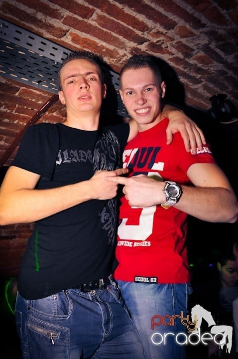 Sâmbăta începe cu Club Escape,