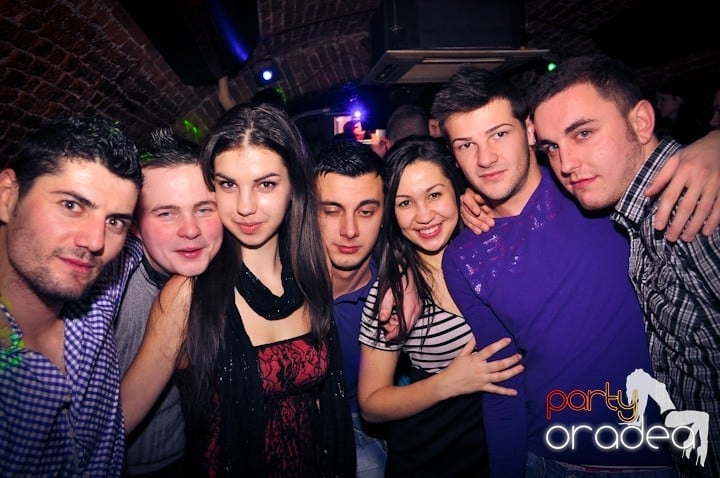 Sâmbăta începe cu Club Escape,