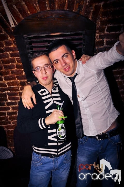 Sâmbăta începe cu Club Escape,