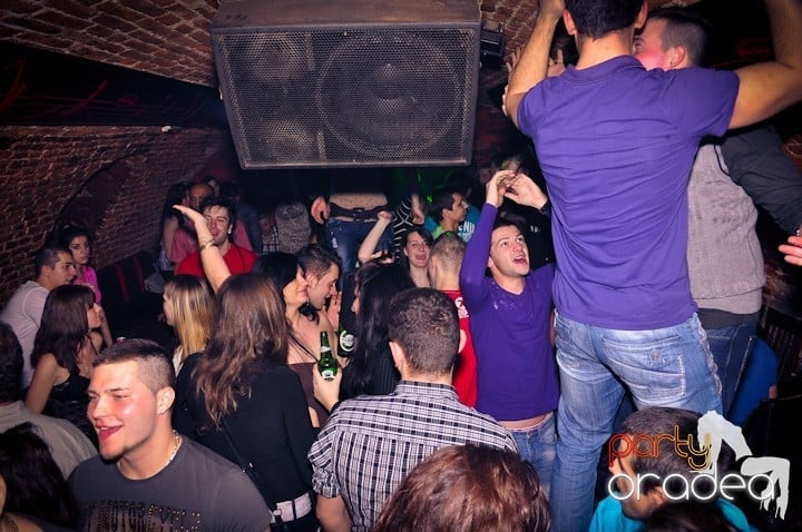 Sâmbăta începe cu Club Escape,