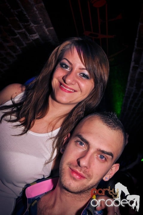 Sâmbăta începe cu Club Escape,