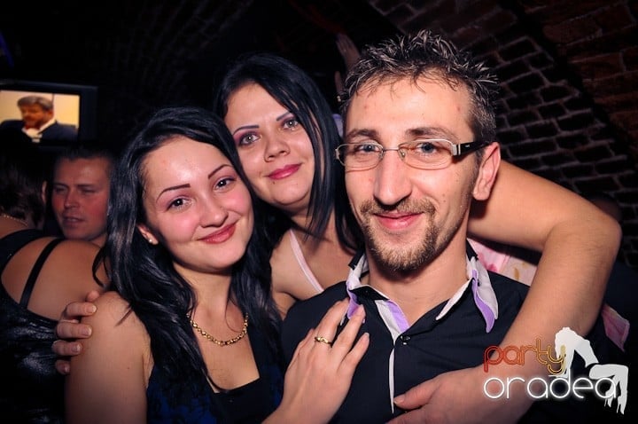 Sâmbăta începe cu Club Escape,