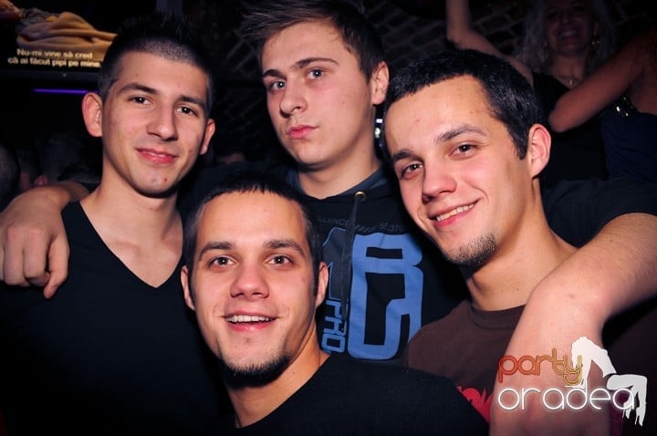 Sâmbăta începe cu Club Escape,