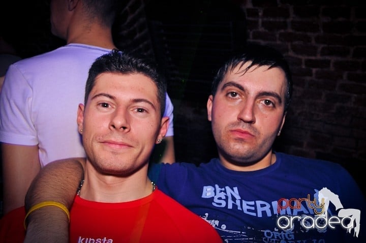 Sâmbăta începe cu Club Escape,
