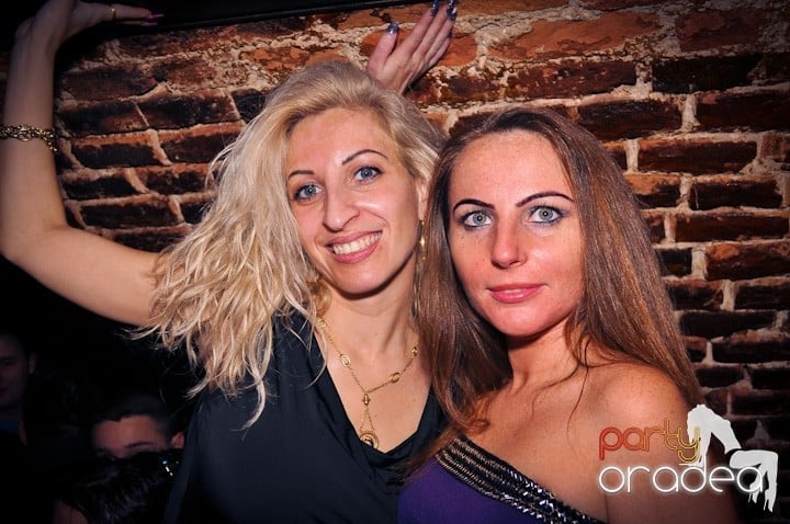 Sâmbăta începe cu Club Escape,