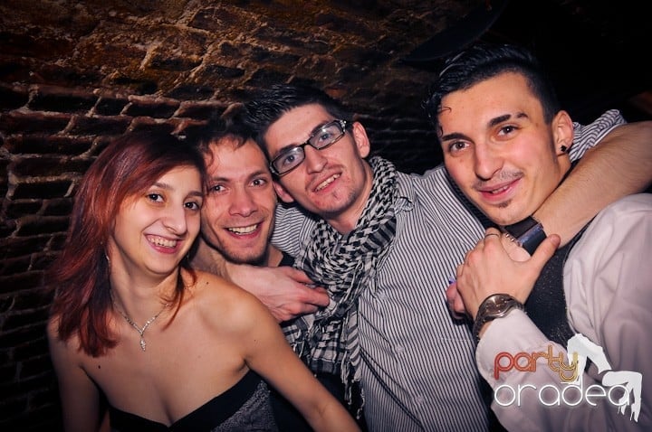 Sâmbăta începe cu Club Escape,