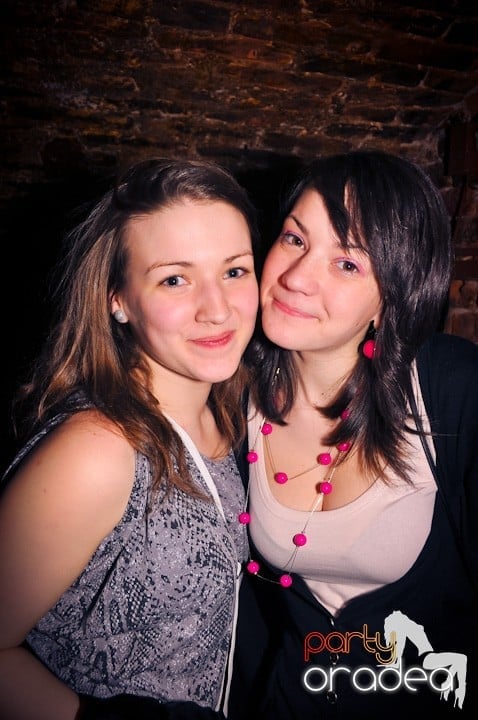 Sâmbăta începe cu Club Escape,