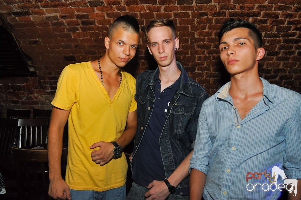 Sâmbătă noaptea @ Club Escape, 