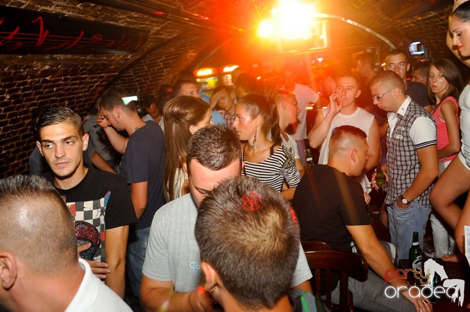 Sâmbătă noaptea @ Club Escape, 