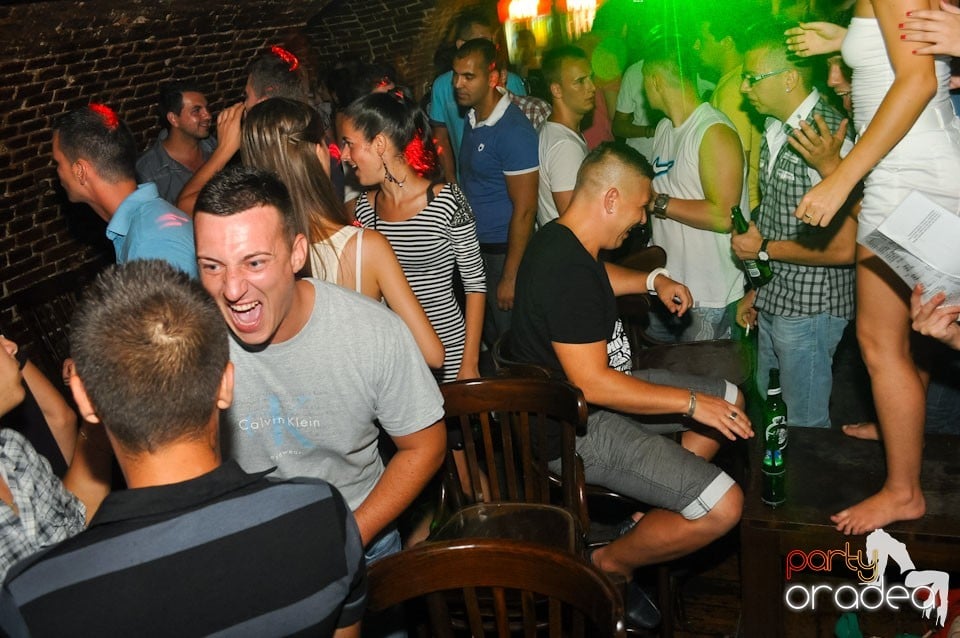 Sâmbătă noaptea @ Club Escape, 