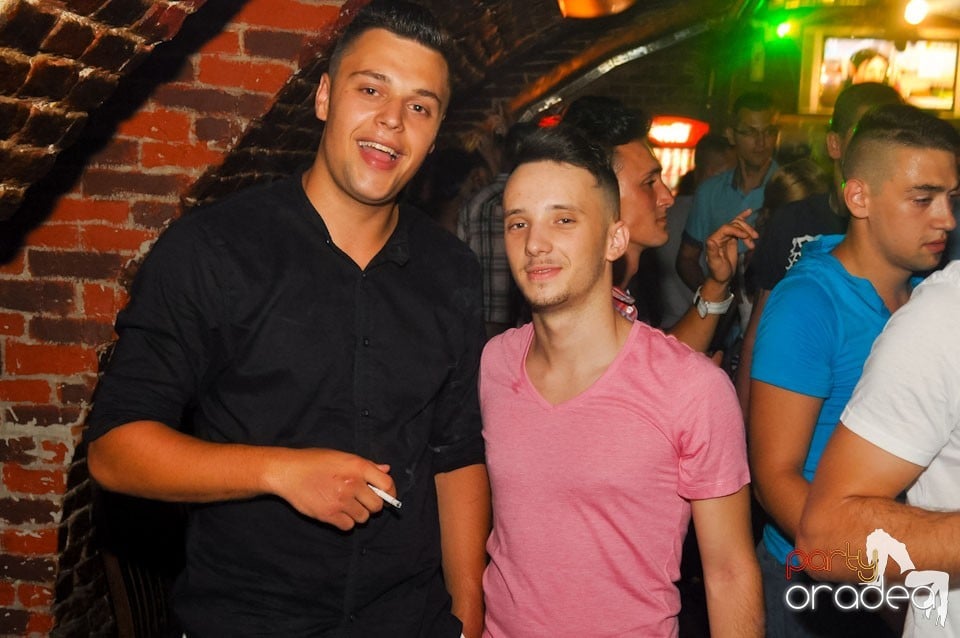 Sâmbătă noaptea @ Club Escape, 