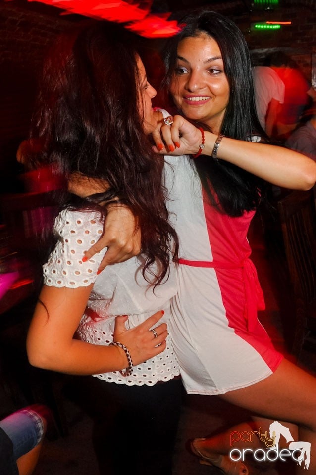 Sâmbătă noaptea @ Club Escape, 