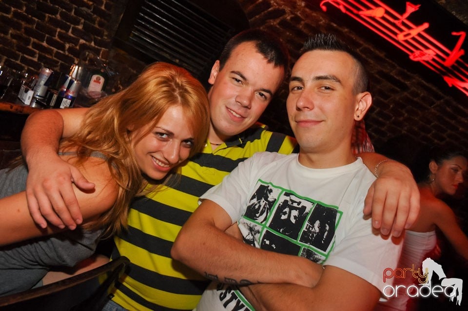 Sâmbătă noaptea @ Club Escape, 