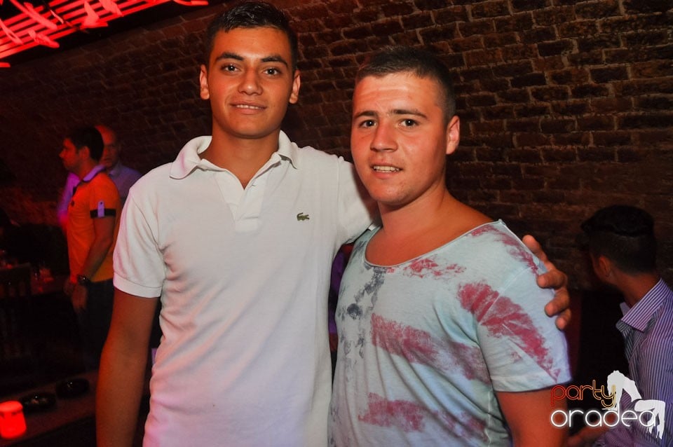 Sâmbătă noaptea @ Club Escape, 