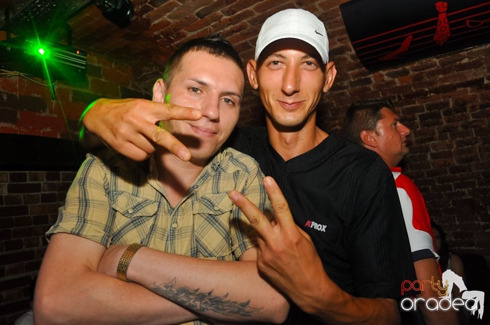 Sâmbătă noaptea @ Club Escape, 