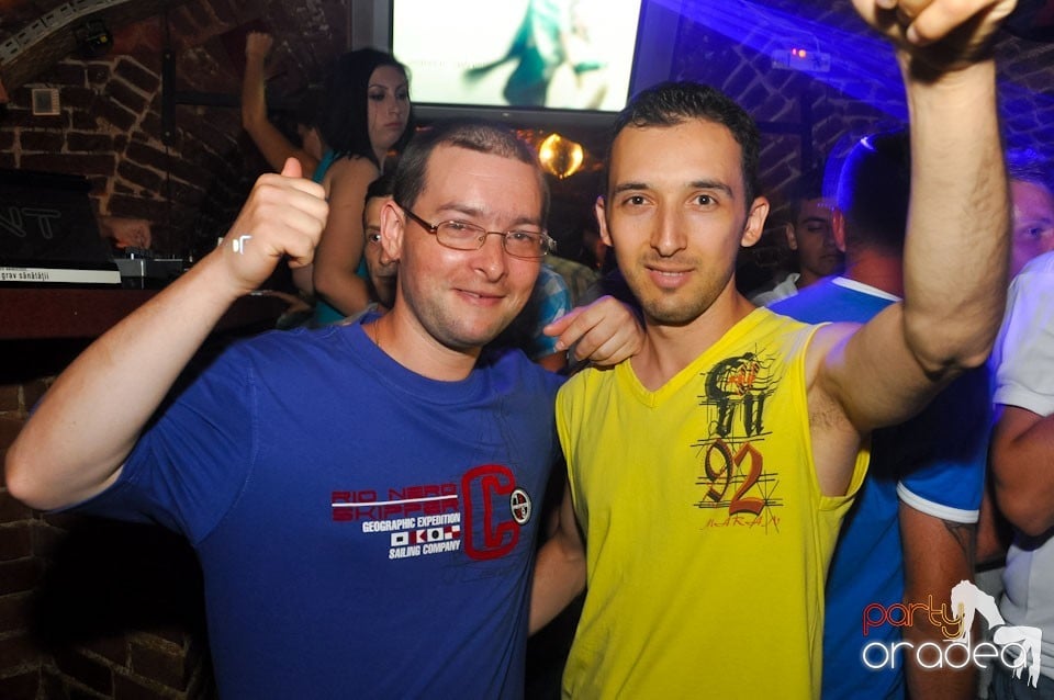 Sâmbătă noaptea @ Club Escape, 