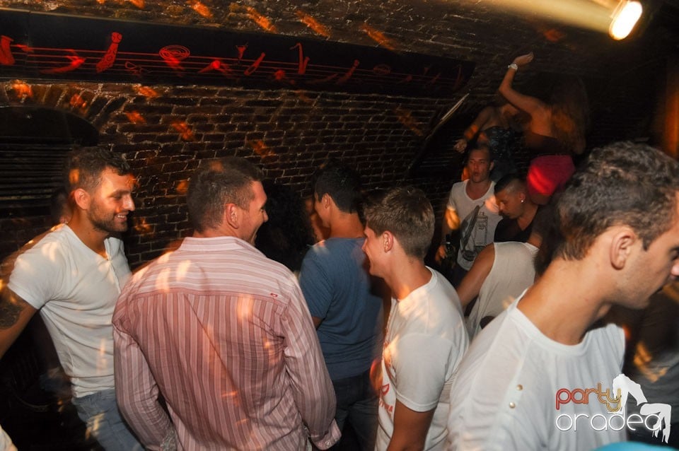 Sâmbătă noaptea @ Club Escape, 