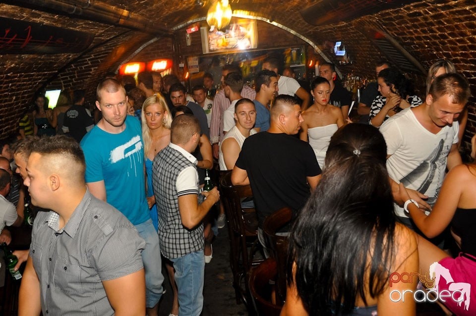 Sâmbătă noaptea @ Club Escape, 