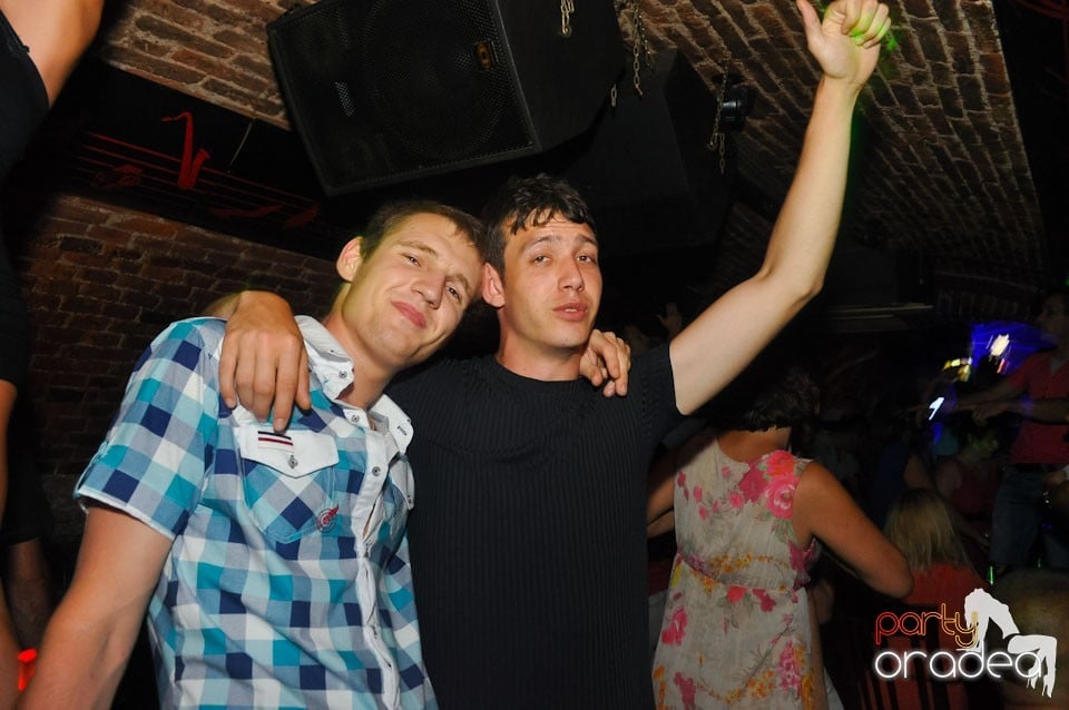 Sâmbătă noaptea @ Club Escape, 