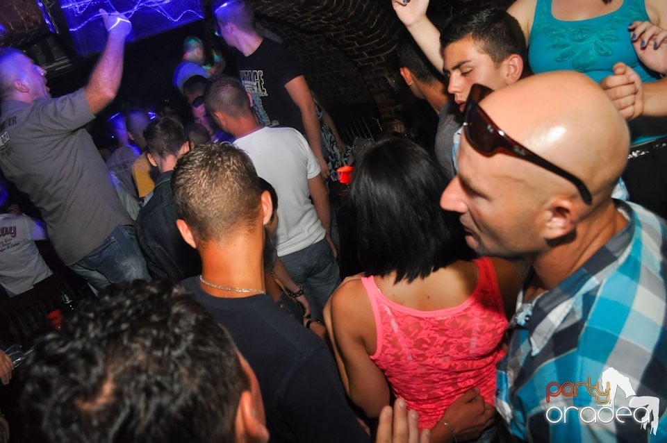 Sâmbătă noaptea @ Club Escape, 