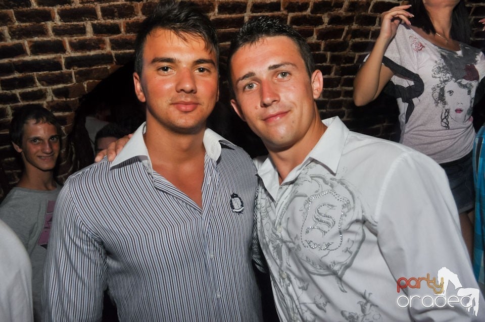 Sâmbătă noaptea @ Club Escape, 