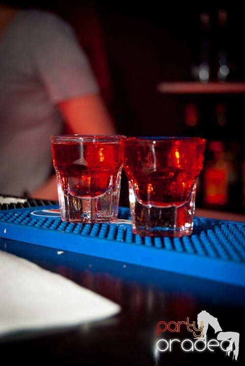 Sâmbătă noaptea în Club Atti's, 