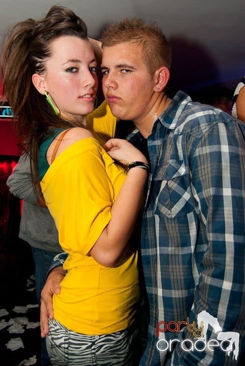 Sâmbătă noaptea în Club Atti's, 