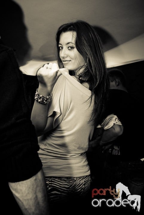 Sâmbătă noaptea în Club Atti's, 