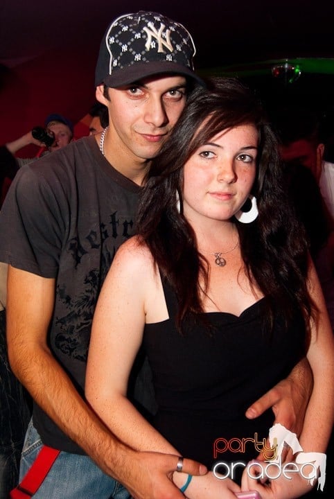 Sâmbătă noaptea în Club Atti's, 