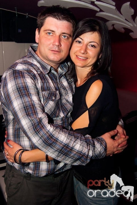 Sâmbătă noaptea în Club Atti's, 