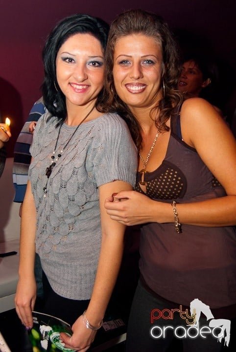 Sâmbătă noaptea în Club Atti's, 