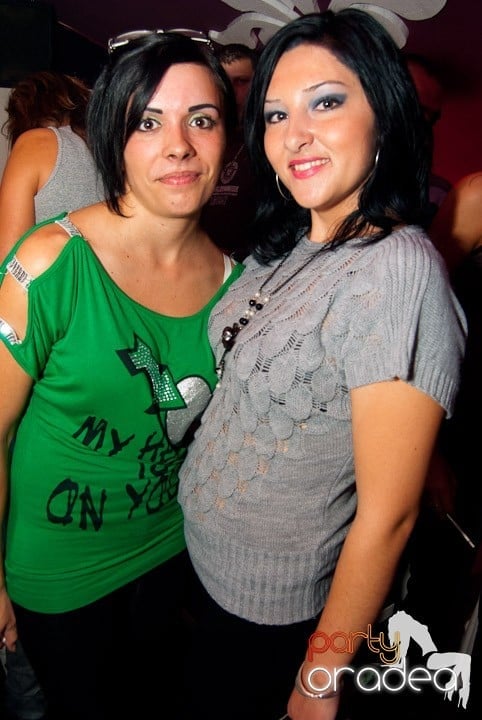 Sâmbătă noaptea în Club Atti's, 