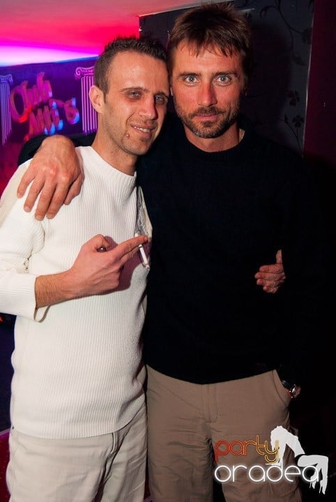 Sâmbătă noaptea în Club Atti's, 