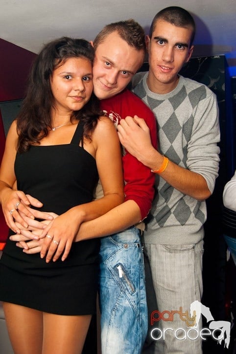 Sâmbătă noaptea în Club Atti's, 