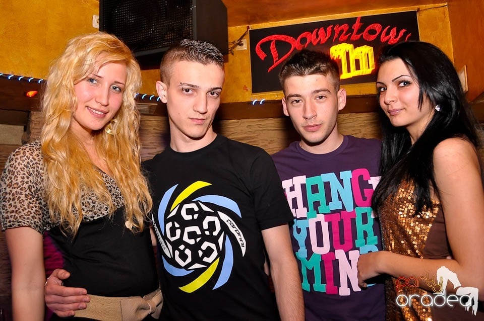 Sâmbătă noaptea în Club Downtown,