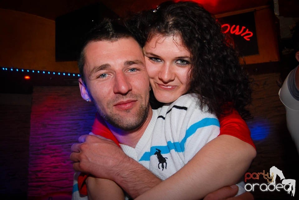 Sâmbătă noaptea în Club Downtown,