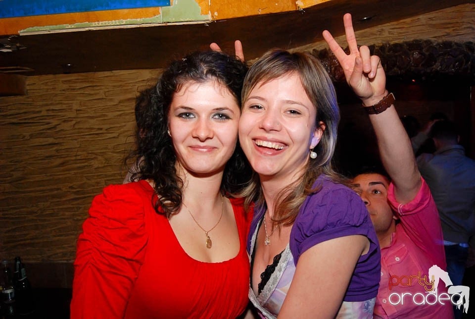Sâmbătă noaptea în Club Downtown,
