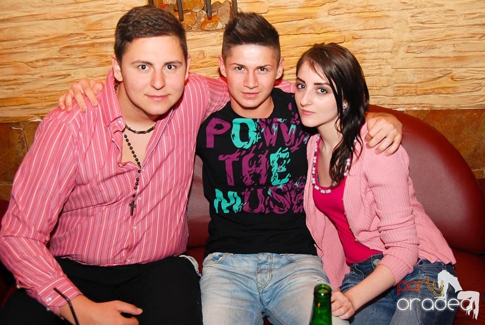 Sâmbătă noaptea în Club Downtown,