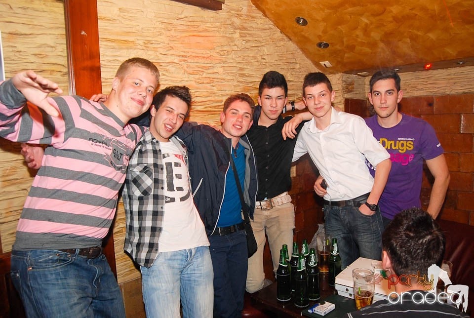 Sâmbătă noaptea în Club Downtown,