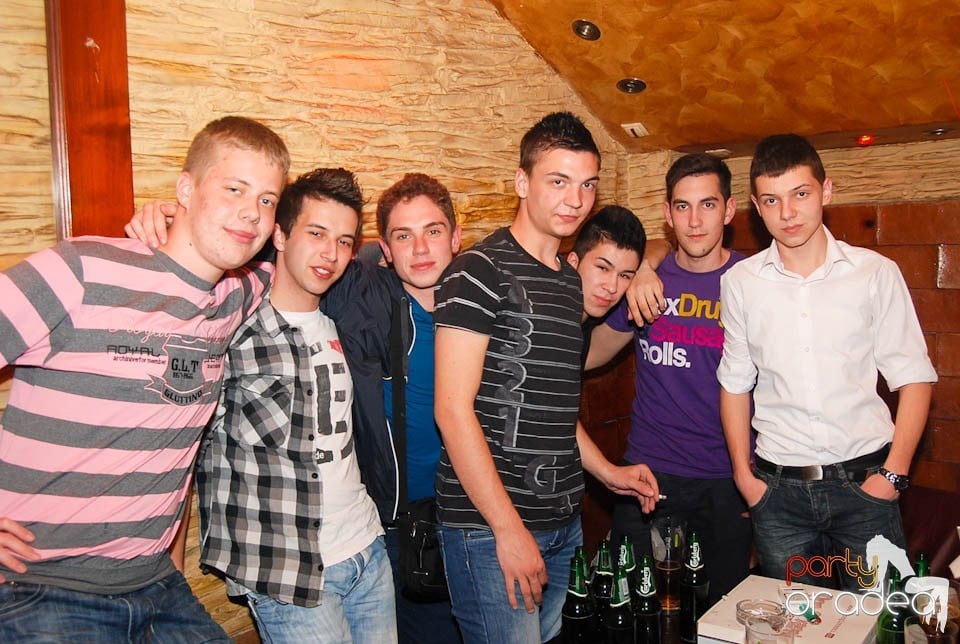 Sâmbătă noaptea în Club Downtown,