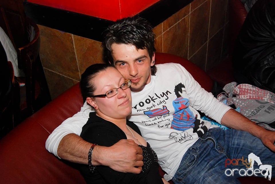 Sâmbătă noaptea în Club Downtown,
