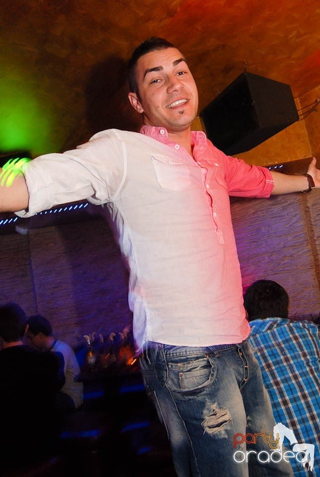 Sâmbătă noaptea în Club Downtown,