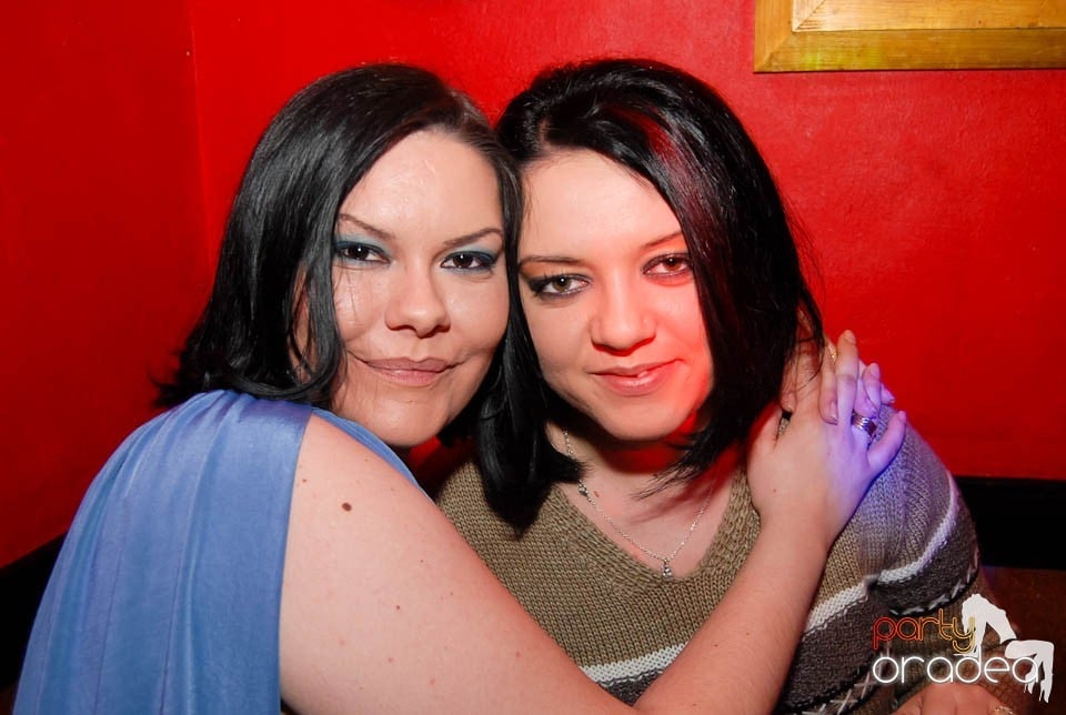 Sâmbătă noaptea în Club Downtown,