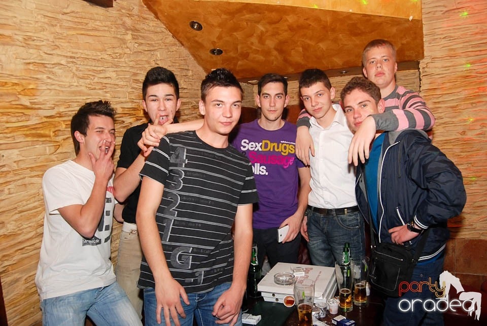 Sâmbătă noaptea în Club Downtown,