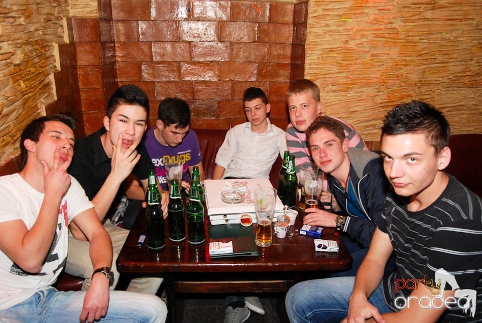 Sâmbătă noaptea în Club Downtown,