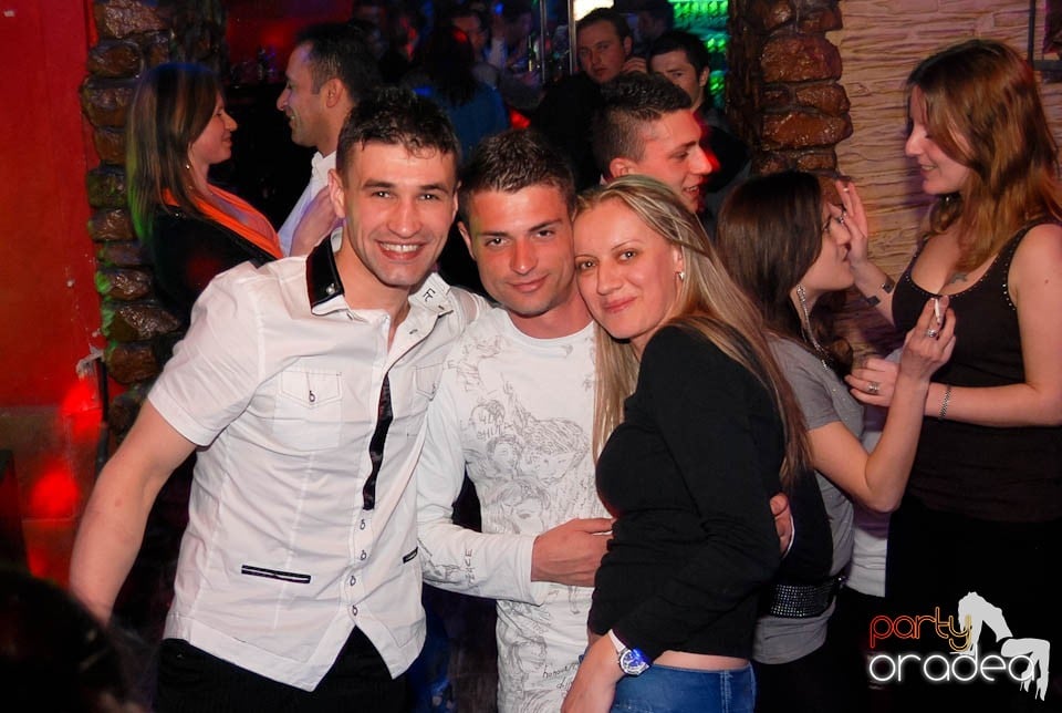 Sâmbătă noaptea în Club Downtown,