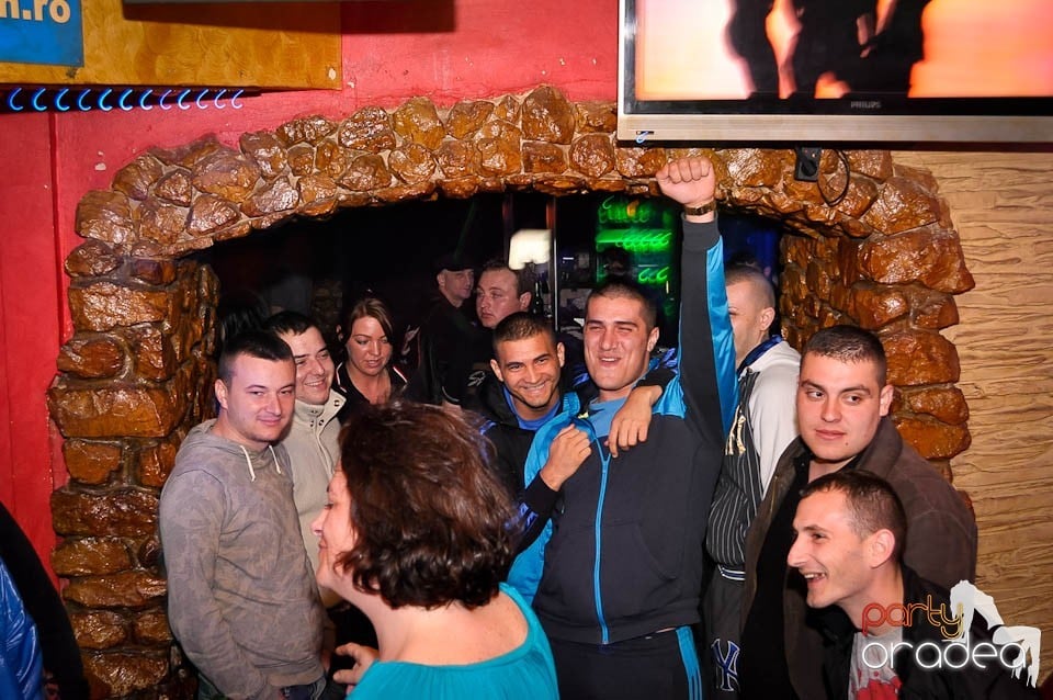 Sâmbătă noaptea în Club Downtown,